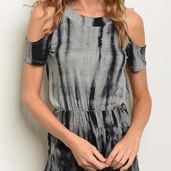 Sale COLD SHOULDER GRAY & BLACK ROMPER - Picture 6 of 7